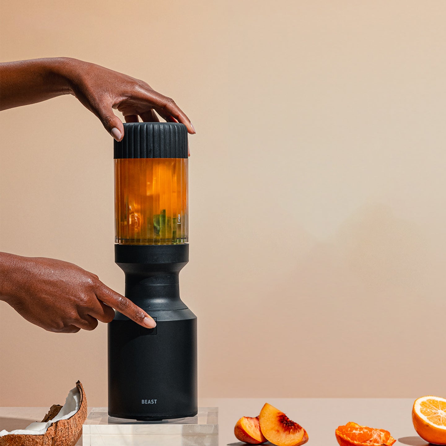 Beast Mighty Blender 650 / Carbon Black